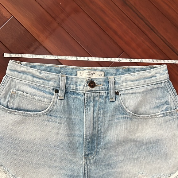 A&F denim shorts - Picture 3 of 4